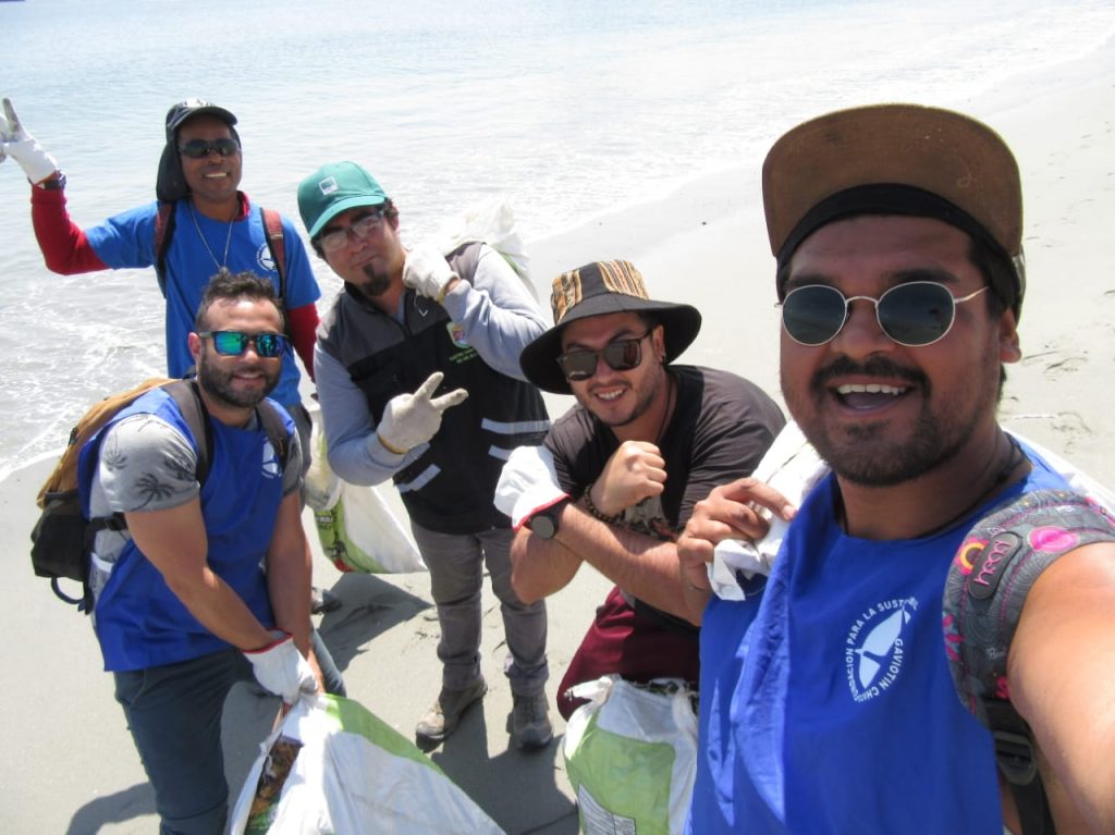 Voluntariados amigos de las aves en limpieza de playas